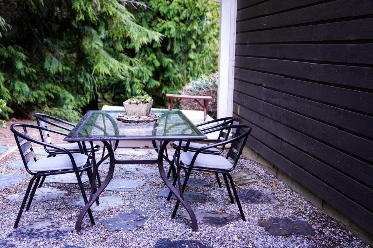 Sea And Cedar Retreat-A Home In A Tranquil Setting Cowichan Bay Εξωτερικό φωτογραφία